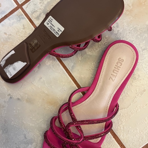 BRAND NEW SCHUTZ Fuchsia PINK size 7.5 Women's Sandals!! - Picture 6 of 11